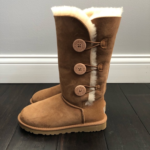 UGG Bailey Button Triplet Genuine Shearling Boot - Picture 6 of 7